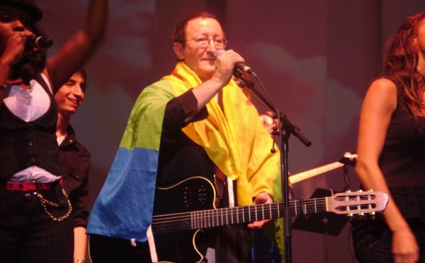 Interview d'Idir : « il ne faut plus revendiquer, il faut être, exister "amar vghan, amar ur vghin" »