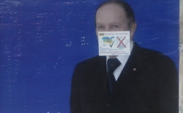 MAK/ meeting à Larevɛa n At Iraten mercredi 2 avril 2014 à 11h : Le MAK placarde son appel au rejet  des élections sur les têtes des candidats 