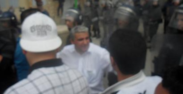 Seul à avoir dirigé la marche: le président du MAK blessé par les tirs de policiers