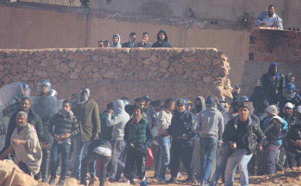 Ghardaïa : accusé de «publication touchant à l’intérêt national» et d’«outrage à corps constitué», un mozabite risque 3 ans de prison ferme à cause d’une vidéo montrant des policiers algériens en flagrant délit de pillage