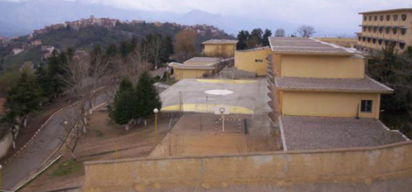 Les lycéens d' Aṣqif n Ṭmana (Ain El Hemmam/Michelet) en grève