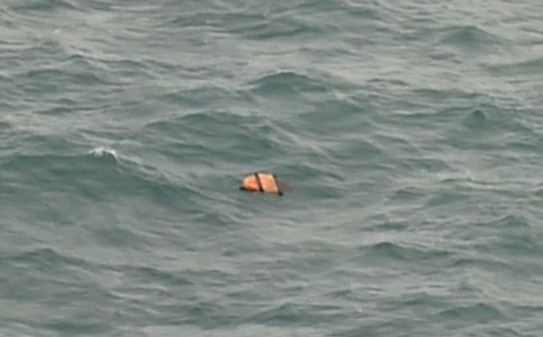 Air Asia QZ8501 : des débris trouvés et des corps récupérés (actualisé)