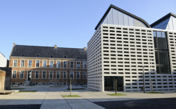 Le Collège d’Europe propose des bourses aux diplômés kabyles