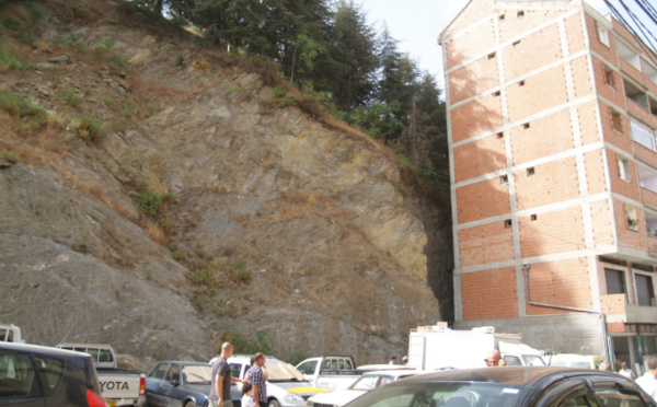 Asqif n Tmana : Eboulement en centre-ville