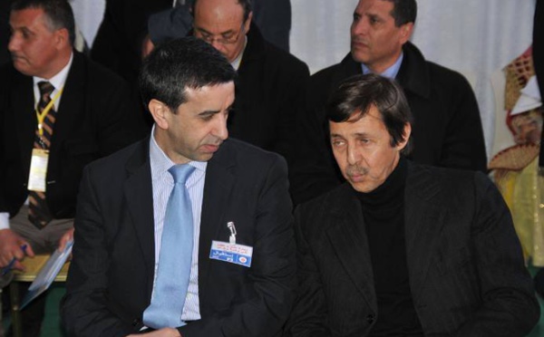 Lever du drapeau kabyle à Prague : le "journal" du kabyle de service « Ali Hadad »  déforme l’événement pour  plaire à ses maîtres