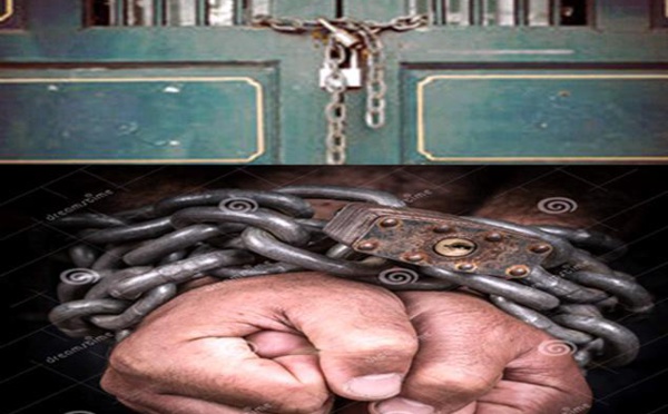 Timizar : un groupe de jeunes kabyles cadenasse la mairie