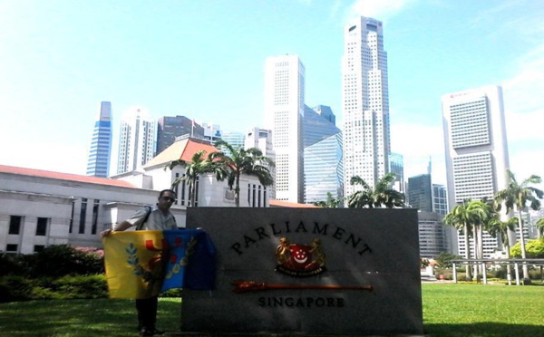 Le drapeau kabyle arrive à Singapour