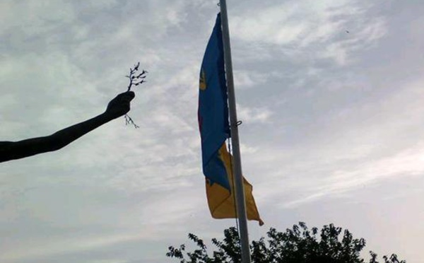 AQVU / Vidéos du lever de drapeau national kabyle et de la jeunesse kabyle sur la voie de son indépendance