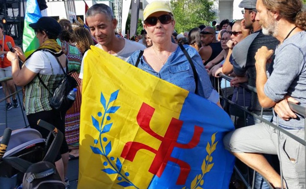 Montréal/ Défilé des premières nations: participation de la Kabylie