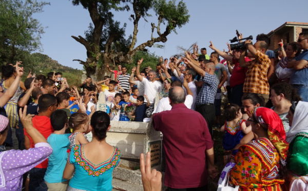 Ifigha / Lever du drapeau kabyle au village d’At Issad (en images)