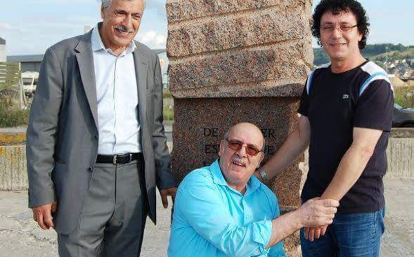 Condoléances du président de l'Anavad, Ferhat Mehenni, à la famille Othmani