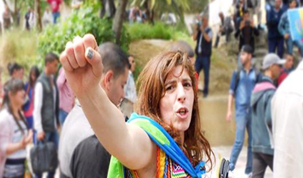 Kamira Nait-Sid victime de harcèlement et pression économique