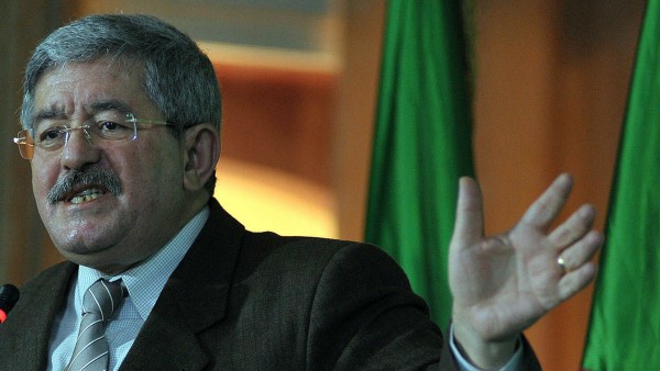 Sacré Ouyahia ! Ay  agujil bwawal tghiledh ttar a k-i-d yughal mi s-tennidh N3erbuha?