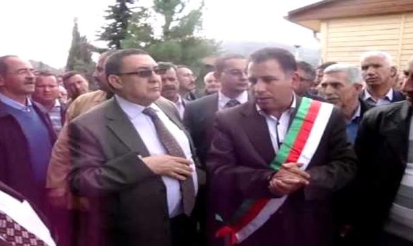 Le  nouveau "Wali" de Tizi Ouzou s'attaque au MAK