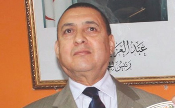 En campagne contre le MAK , le wali de Tizi-Ouzou fait une série de meetings en Kabylie