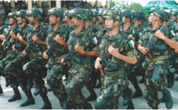 Enterrement d’Ait Ahmed : le FFS veut des funérailles "populaires"... avec 2 000 soldats en Kabylie pour assurer la sécurité des officiels algériens