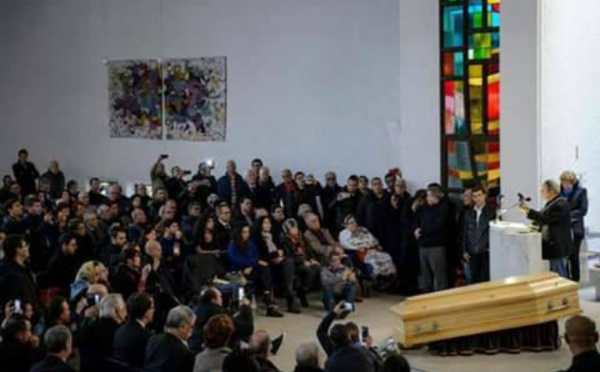 Vidéo : Acewiq de Nna Aldjia à la mémoire de Hocine Ait Ahmed