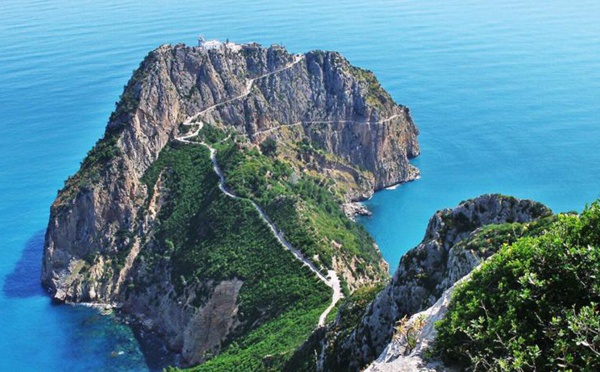 Vgayet, Cap Carbon: le plus haut phare naturel du monde se trouve en Kabylie