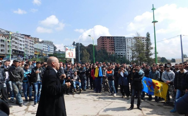 Rassemblement du Conseil universitaire de Tizi-Ouzou devant Hasnaoua : un long réquisitoire contre le régime colonial d’Alger et ses outils répressifs en Kabylie