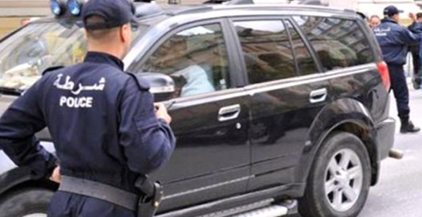 Barrages de police à l'entrée de Larev3a N At Iraten, le village de Tawrirt Muqran bouclé par la police algérienne