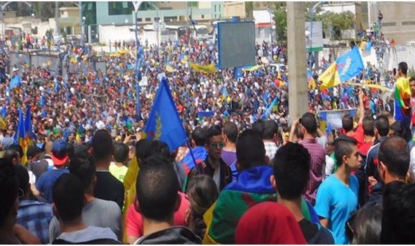 Discours du président du MAK, Bouaziz Ait Chebib, sur la place Sliman Azem, le 20 avril 2016 à Tizi-Ouzou