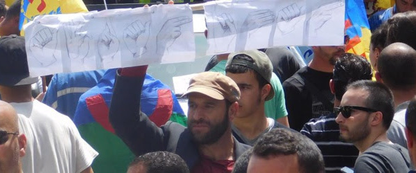 Le MAK adresse ses félicitations à un étudiant pour sa soutenance