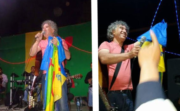 Zedek Mouloud brandit le Drapeau National Kabyle à Azeffoun
