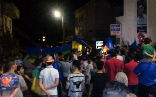 La police coloniale algérienne menace un professionnel du spectacle pour empêcher le gala de Mekla (actualisé)