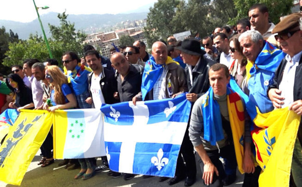 L’élite intellectuelle kabyle soutient les militants du MAK face à la répression algérienne