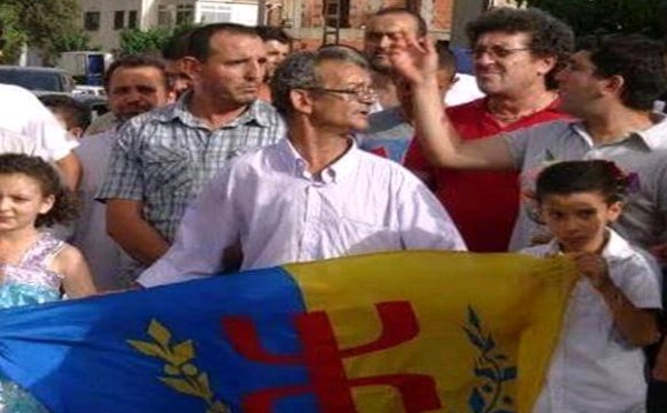 Déjà convoqué ce matin au commissariat d'Azazga, Achour Arrouche est de nouveau convoqué à Larevaa Nat Iraten