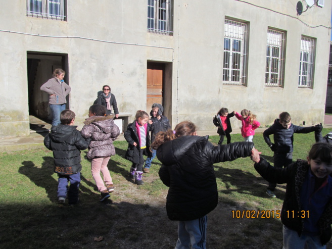 Avemu ballatu. Dopu, avemu fattu a visita di u paese. Avemu ballatu. Dopu, avemu fattu a visita di u paese.