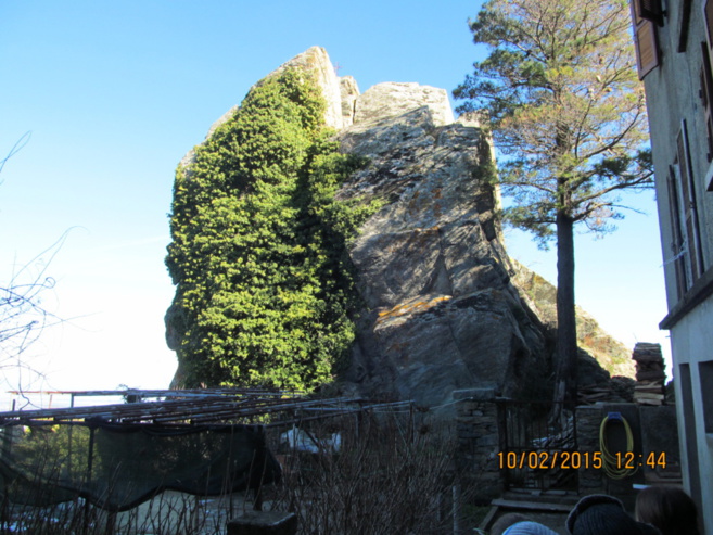 U scogliu tamantu chì si chjama "A tozza".