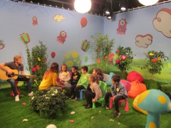 3 Gruppu 1 nantu à a scena. 3 Gruppu 1 nantu à a scena.