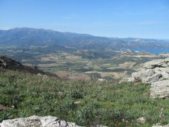 7.Simu in cima di a muntagna. Eccu a piaghja d'Oletta 7.Simu in cima di a muntagna. Eccu a piaghja d'Oletta