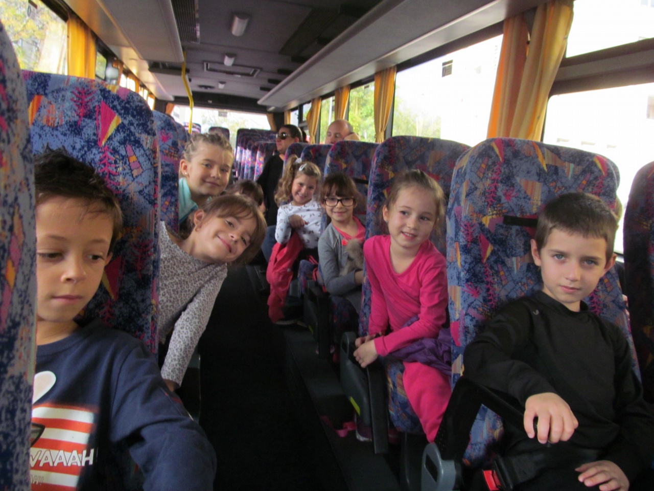 1 A matina, partimu cù u carru. 1 A matina, partimu cù u carru.