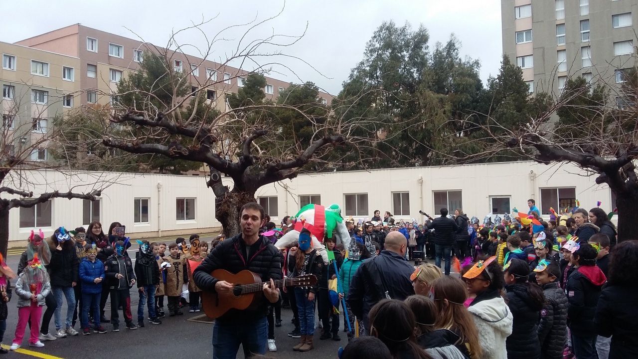 In a scola Reynoard In a scola Reynoard