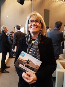 Mme Valérie LACROUTE Mme Valérie LACROUTE