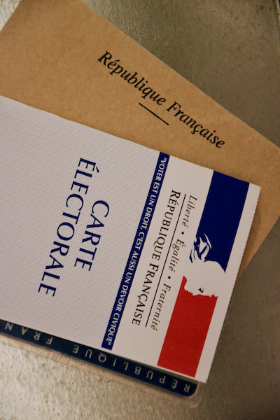 Carte d'électeur et carte d'identité pour voter © DR Paris Tribune