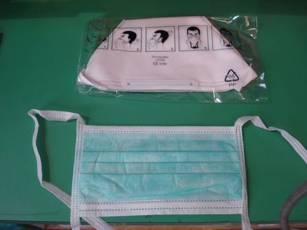Masque de protection (ou bec de canard - en haut) et masque anti-projections (en bas)