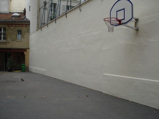 A J-7 de la rentrée des classes, le maire du 6e veille…