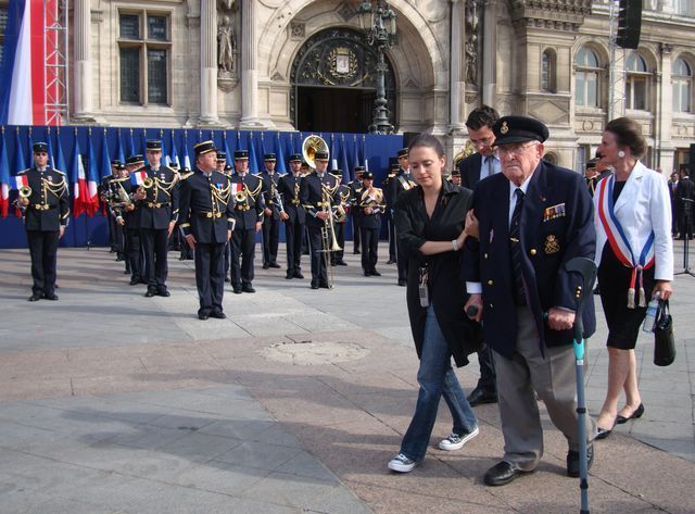 Romain Lévy et Geneviève Bertrand au 65e anniversaire de la Libération