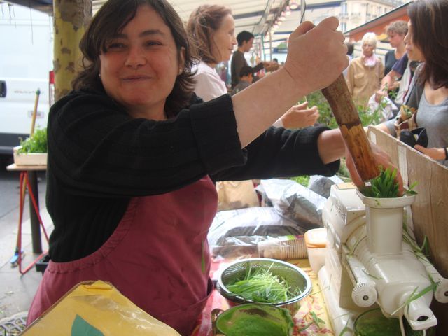 C’est vert et c’est bio, le jus d’herbe frais fait fureur !