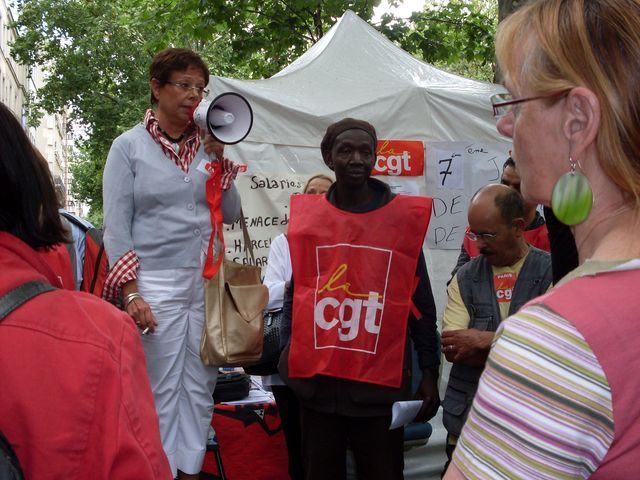 Un restaurateur poursuivi par ses salariés