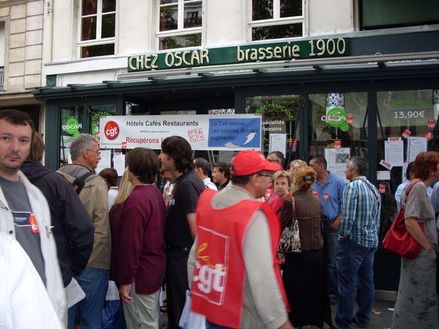 Un restaurateur poursuivi par ses salariés