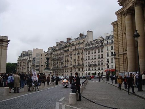 Le face à face PS-UMP dure un peu moins d'une heure.