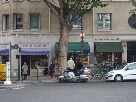 Place Léon-Paul Fargue : un emplacement de choix
