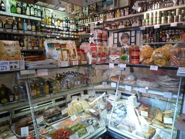 Les commerçants de Maubert-Mutualité face à la loi Mallié