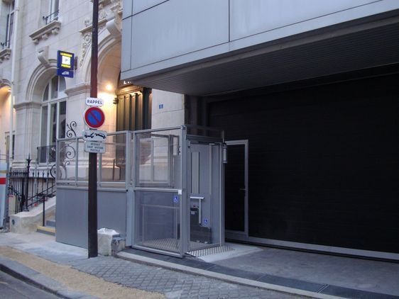 L'accès handicapé de la Poste