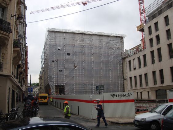29 avril 2009 : Les travaux rue de Sèvres de l'hôtel de Choiseul-Praslin et de la Poste