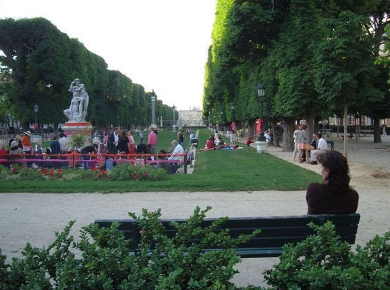 L'Esplanade Gaston Monnerville accueille le 1er pic-nic Chic du 6ème